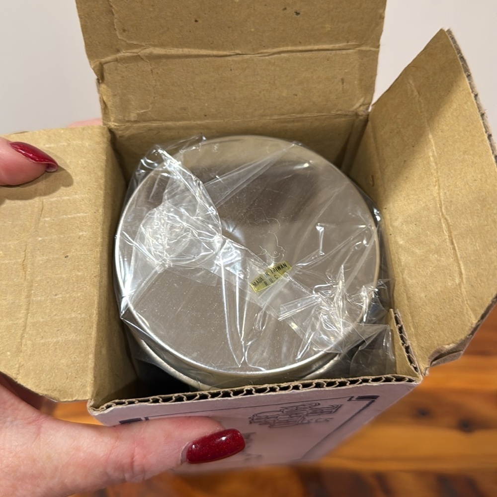NIB The Pampered Chef Bread Tube - Flower - Picture 2 of 3